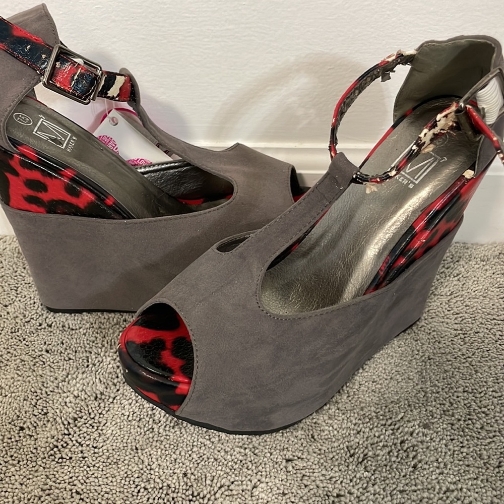 Brand new Maker’s wedge heel